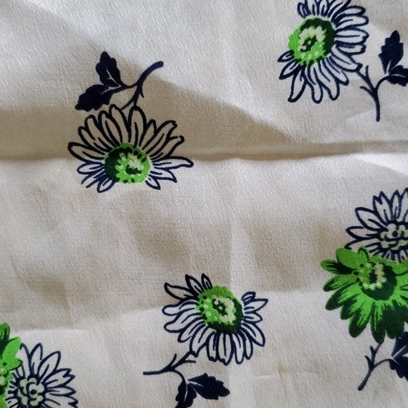 Robinson Golluber VTG scarf white and navy floral approx 21 X 21 - Picture 4 of 6